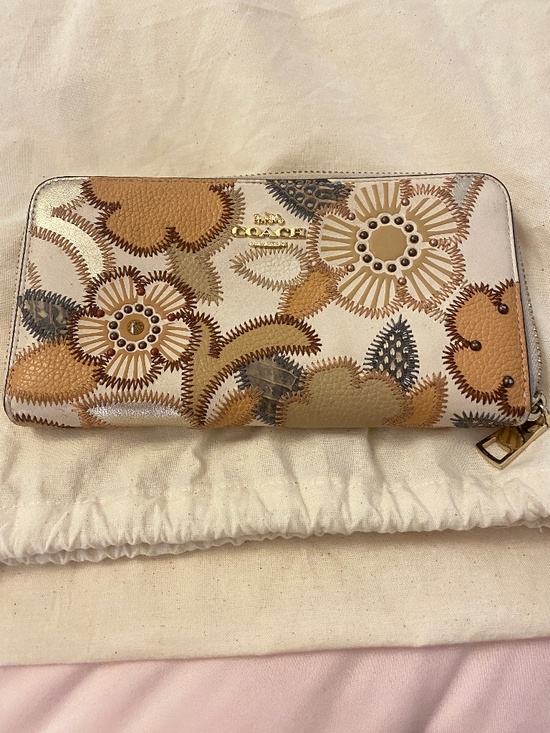Coach Handbags - Vintage Coach Leather Wallet